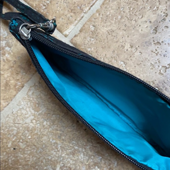 Green and Black Lace Wristlet - Picture 3 of 4